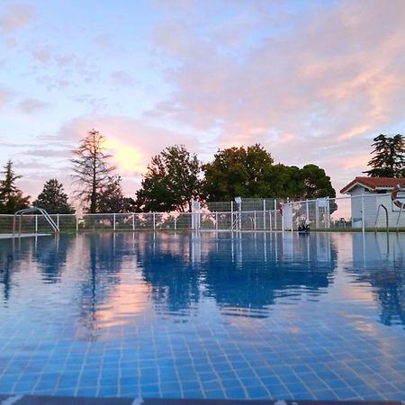 Albergue Zaragoza Camping Eksteriør billede
