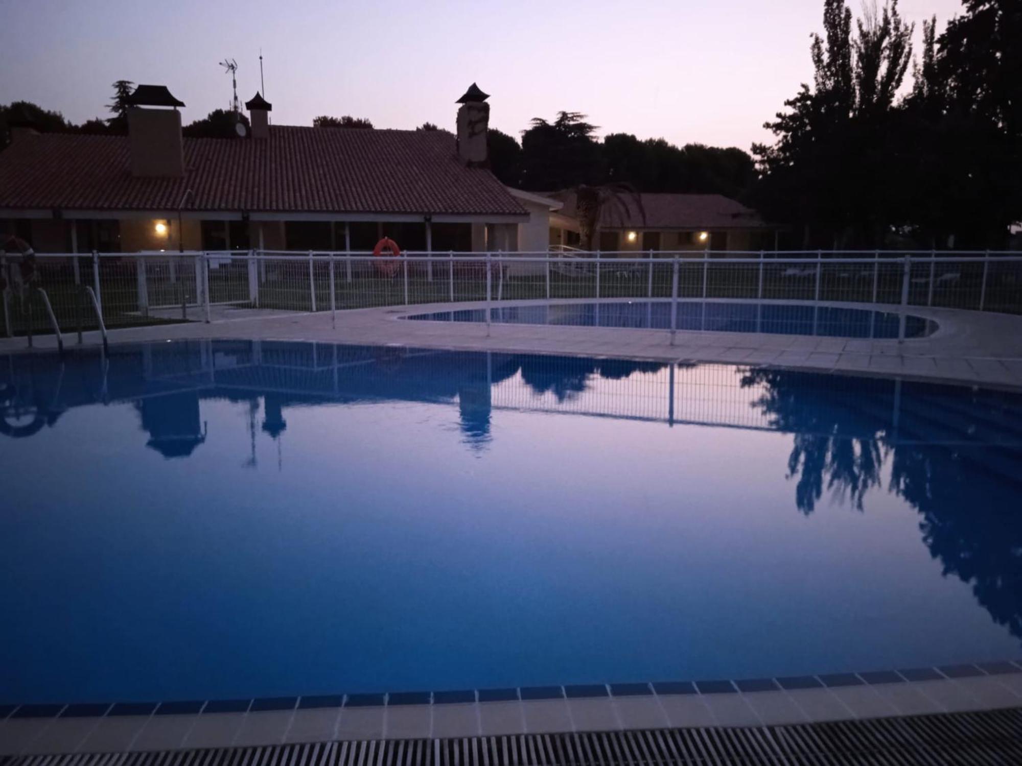 Albergue Zaragoza Camping Eksteriør billede