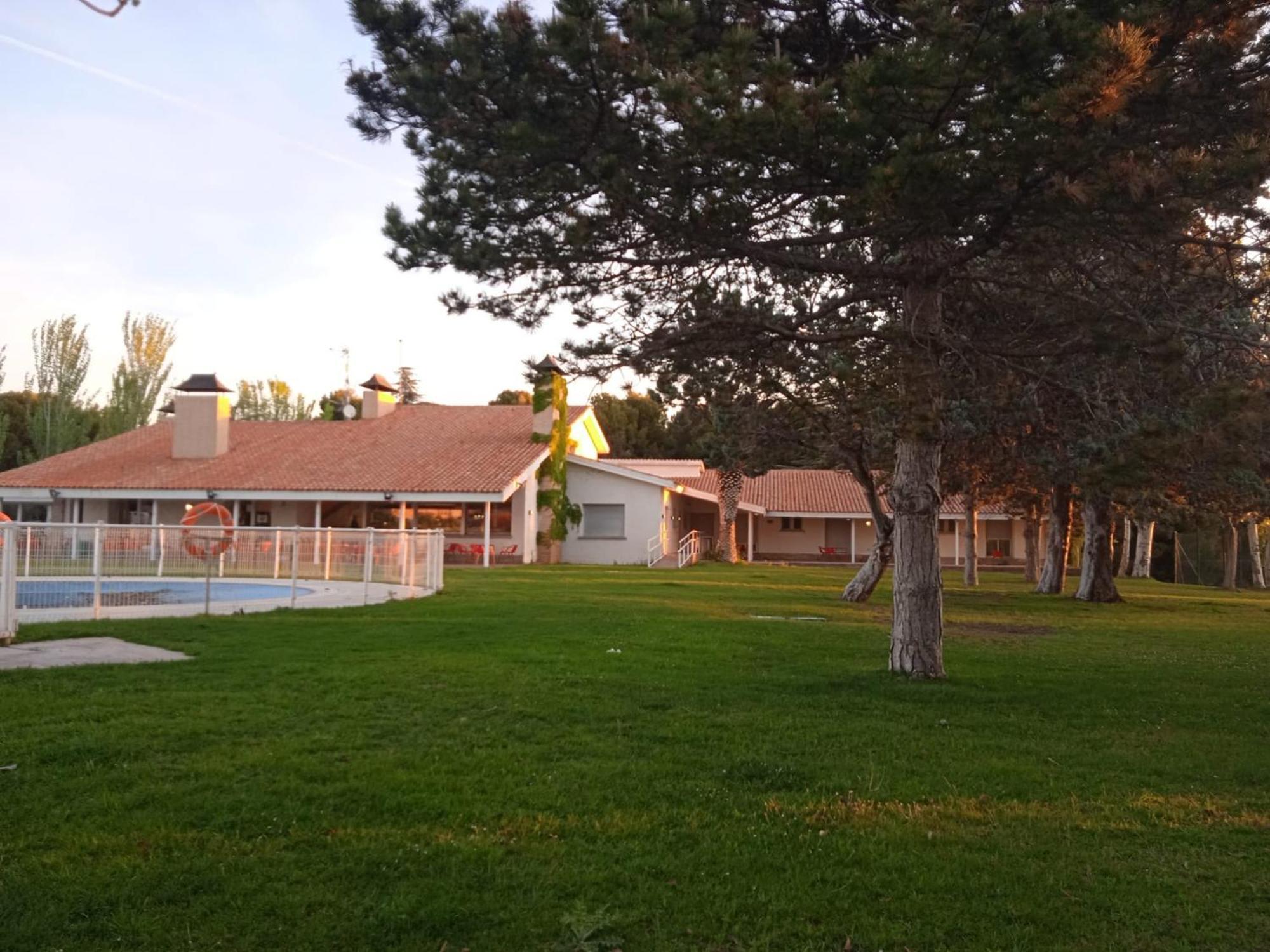 Albergue Zaragoza Camping Eksteriør billede