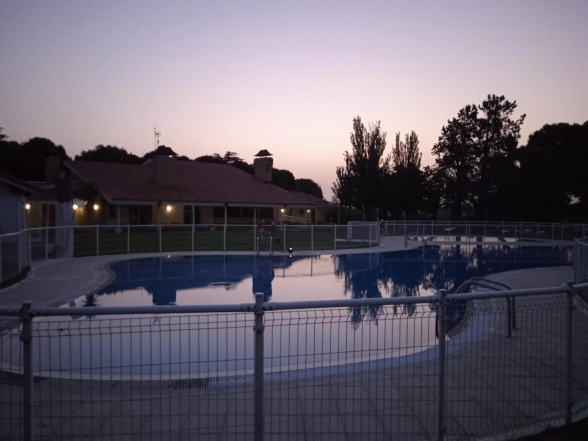 Albergue Zaragoza Camping Eksteriør billede